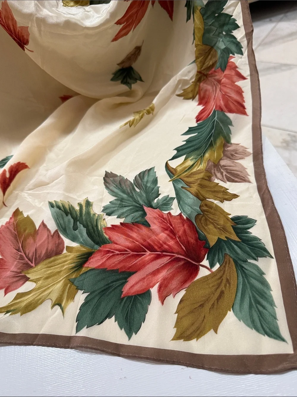 Smithsonian 1990 Silk-Cream Floral Autumn Leaf Scarf Brown Border New never used